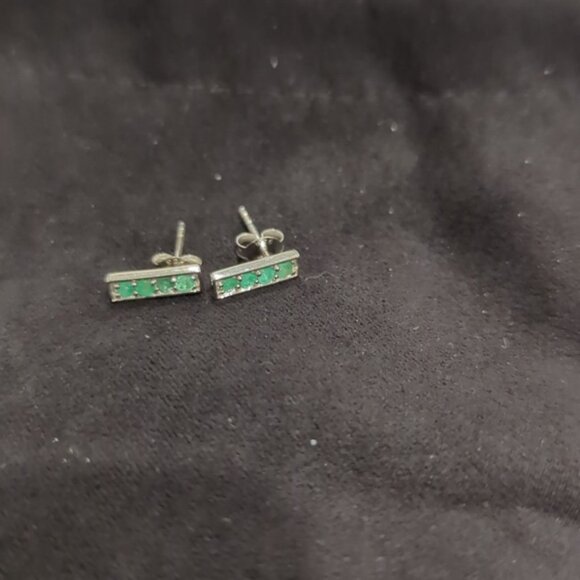 New David Sigal Sterling silver gem bar emerald earrings - Picture 1 of 3